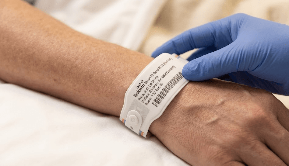 An accessible, soft-touch patient ID wristband designed with rounded edges for comfort and ease of use in diverse clinical settings.

